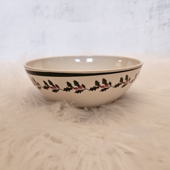 Melange Melamine Holly Collection -  Christmas Berry Bowls, Set of 6, 6.25" Diam - Picture 2 of 9